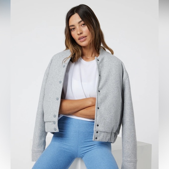 Vuori Women's XL Soho Melton Jacket Light Grey NWT Synthetic Wool Sporty - Picture 2 of 8